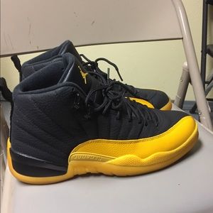 Air Jordan 12 University Gold